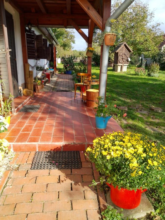 Harmat Porta Villa Galambok Buitenkant foto